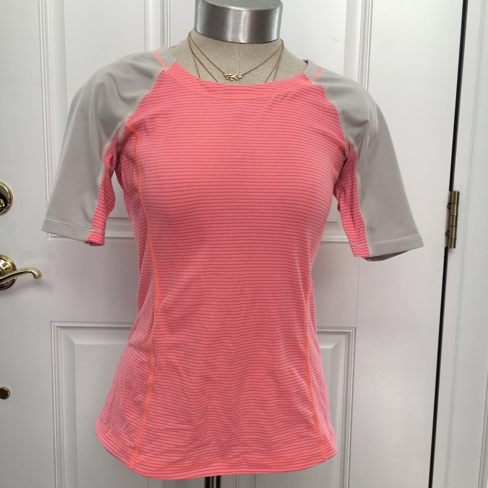 Lululemon pink workout shirt